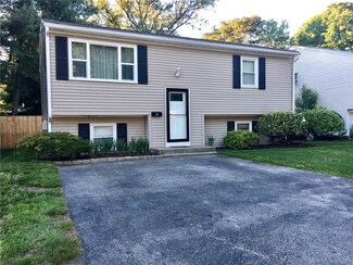 21 Elm St, Johnston, RI 02919