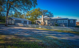 1344 Oakdale Ln, Redding, CA 96002