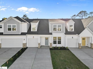 1707 Viscount Dr, Spartanburg, SC 29301
