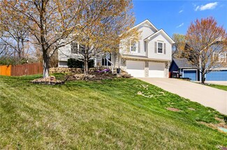 677 Hillside Ct, Lansing, KS 66043