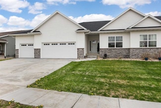 933 Commercial St, Lisbon, IA 52253