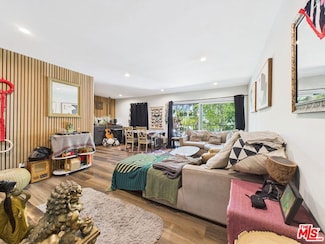 15344 Weddington St Unit 102, Sherman Oaks, CA 91411