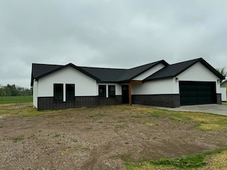 708 S High St, Mountain Grove, MO 65711