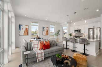 95 Fawcett St Unit 412, Cambridge, MA 02138