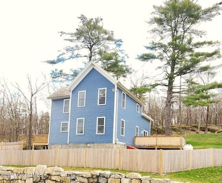 52 Pine St, Granville, NY 12832