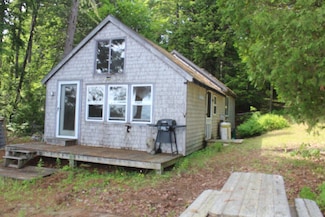 30 Kingman Beach Rd N, Osborn, ME 04605