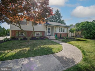 50 Holly Dr, West Deptford, NJ 08096