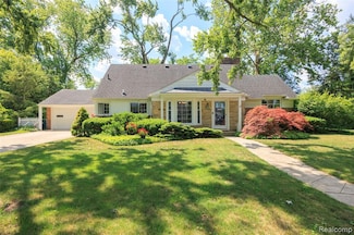 17501 Dunblaine Ave, Beverly Hills, MI 48025