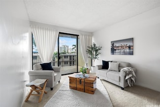 1561 Pensacola St Unit 405, Honolulu, HI 96822