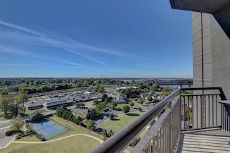 717 S Riverside Dr Unit B1201, Memphis, TN 38103