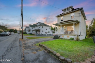 612 E Warren St, Dunmore, PA 18512