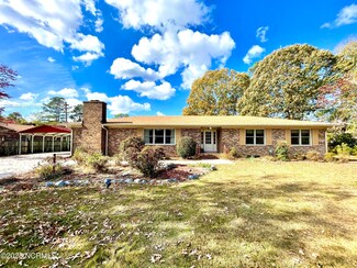 6364 Niblick Rd, Grifton, NC 28530
