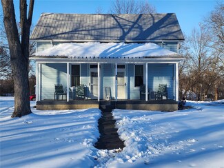 622 E Lake Ave, Okawville, IL 62271