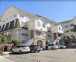 8 Lemberg Ct Unit 302, Monroe, NY 10950
