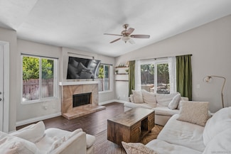 1701 Rosemary Ct, Escondido, CA 92026