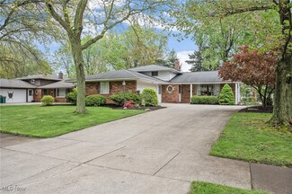 6247 Carlyle Dr, Seven Hills, OH 44131