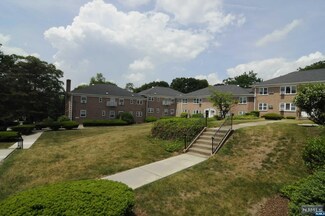 5 Heights Rd Unit L-1, Ridgewood, NJ 07450