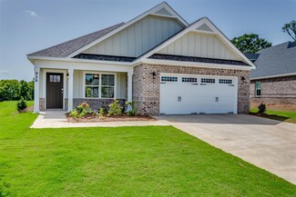 926 Pearl Dr, Prattville, AL 36066