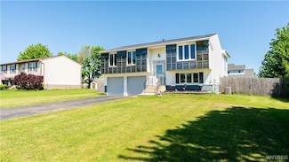 8010 Ashwood Dr, Niagara Falls, NY 14304