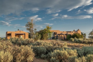 135 Mesa Sea, Arroyo Hondo, NM 87513