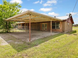 110 Twin Cir, Wortham, TX 76693