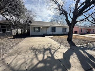 905 Poindexter Ave, Cleburne, TX 76033