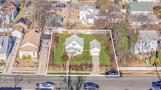 633 Hill St, Uniondale, NY 11553