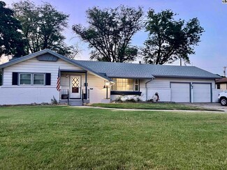 1201 Glendale Rd, McPherson, KS 67460