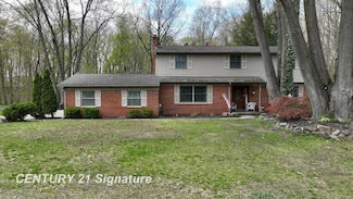 5327 Conestoga Dr, Flushing, MI 48433