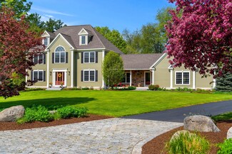 17 Hillcrest Dr, Hampton Falls, NH 03844
