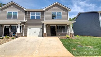 40 Virginia Commons Dr, Arden, NC 28704