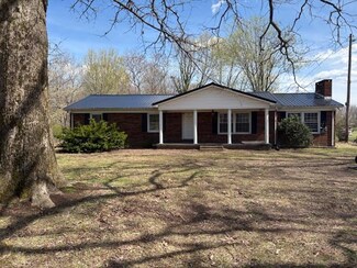 39 Collins Rd, Red Boiling Springs, TN 37150