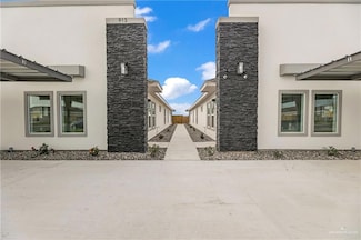 913 W Kohala Ave, Alton, TX 78573