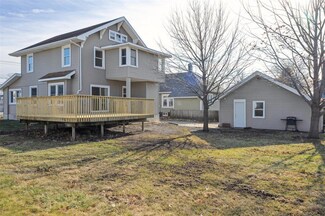 207 E 4th St S, Newton, IA 50208
