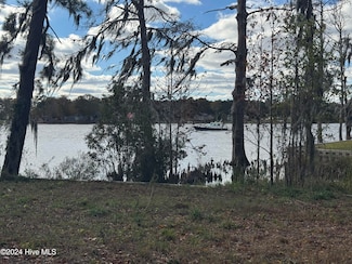 23 Boshers Point Dr, Hertford, NC 27944