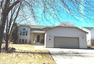 1211 18th St N, Moorhead, MN 56560