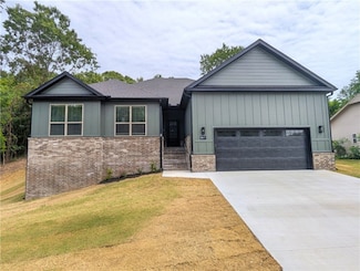 1 Darten Cir, Bella Vista, AR 72714