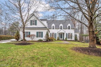 18365 Bent Tree Ln, Chagrin Falls, OH 44023