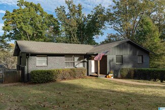 2509 Yorkmont Dr, Vestavia, AL 35226