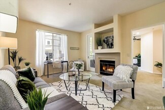 220 Caldecott Ln Unit 206, Oakland, CA 94618