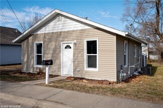 317 3rd Street Place, Knoxville, IA 50138