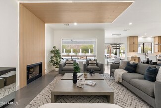 832 E Desert Flower Ln, Phoenix, AZ 85048