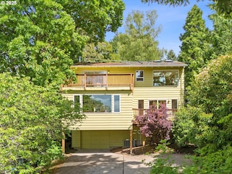 7027 SW 33rd Place, Portland, OR 97219