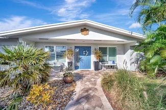 2611 NE 53rd St, Lighthouse Point, FL 33064