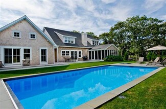 9 Hotchkiss Ln, Edgartown, MA 02539