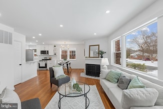 4100 Underwood St, University Park, MD 20782