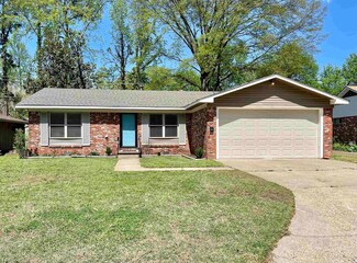 53 Warwick Rd, Little Rock, AR 72205