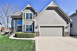 508 NE Jasper Cir, Lees Summit, MO 64064