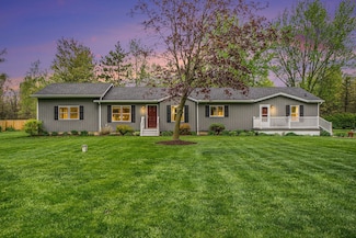 53746 Stevens Ln, Three Rivers, MI 49093