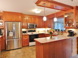 19 Vt Route 103 N, Chester, VT 05143